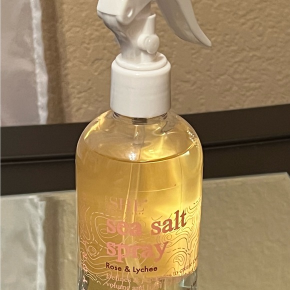 She Sea Salt Spray Rose & Lychee 8.45 fl  oz to get textured hair day at beach - Picture 9 of 10
